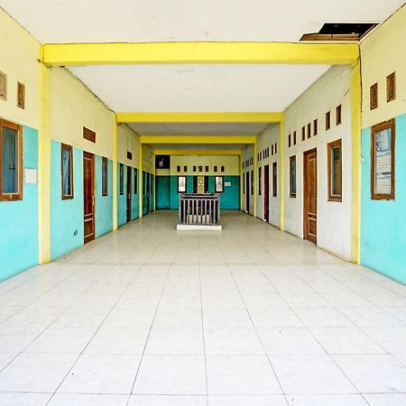 Oyo Life 93037 Nova Jaya Homestay Syariah Lamongan Kültér fotó
